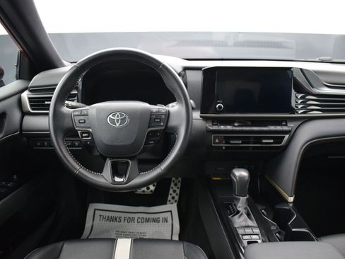 Used 2025 Toyota Camry SE FWD image 14