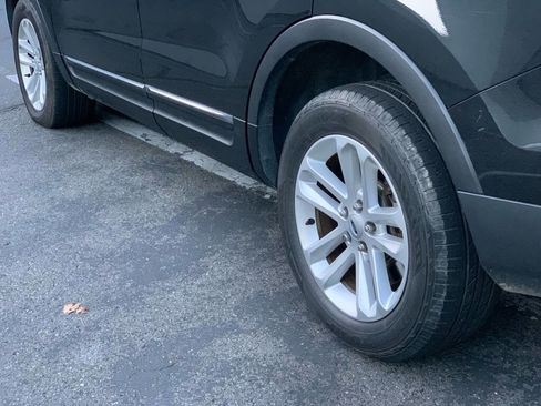 Used 2015 Ford Explorer XLT image 20