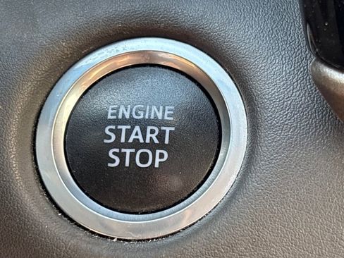 Used 2021 Toyota Highlander XLE image 20