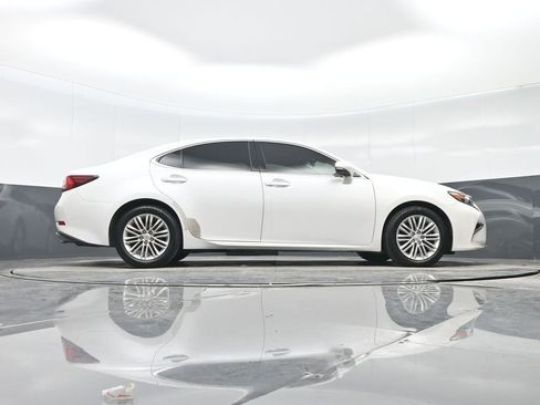 Used 2016 Lexus ES 350 w/ Premium Package w/Wood Trim image 31