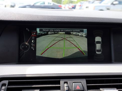 Used 2013 BMW 550i xDrive Sedan AWD/4WD image 25