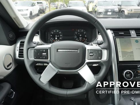 Used 2025 Land Rover Discovery S AWD/4WD image 10