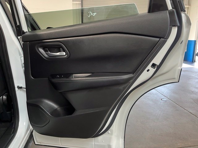 Used 2024 Nissan Rogue SV AWD/4WD image 16