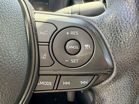 Used 2021 Toyota Corolla LE w/ Carpet Mat Package (TMS) image 16