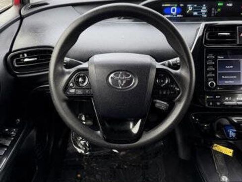 Used 2022 Toyota Prius LE image 13