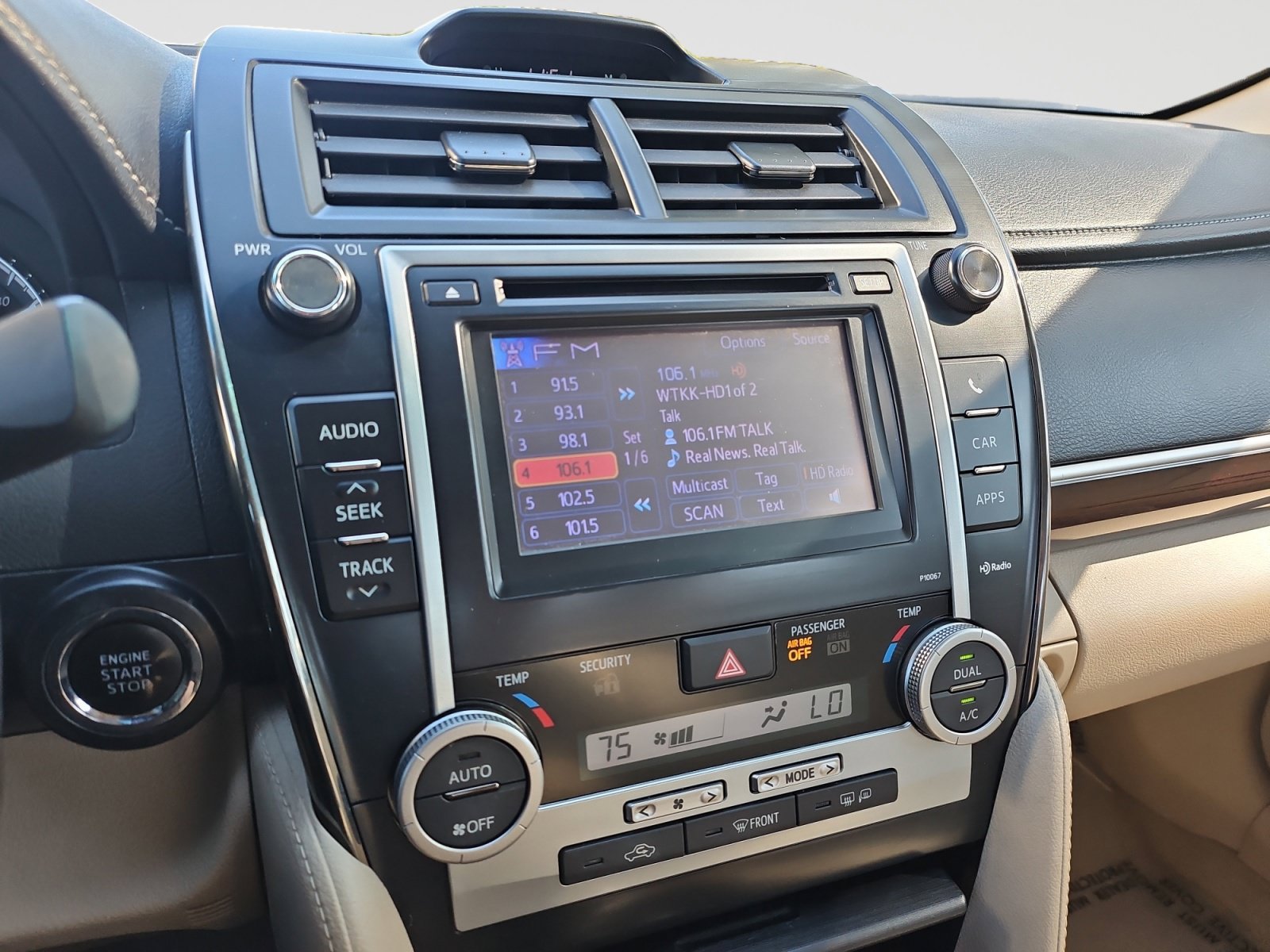 Used 2012 Toyota Camry XLE w/ Leather Pkg FWD image 26