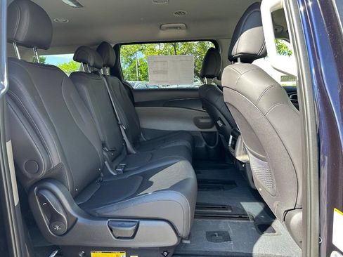 New 2026 Kia Carnival LXS FWD image 7