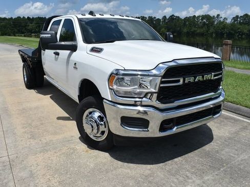 Used 2024 RAM 3500 Tradesman w/ Chrome Appearance Group image 2