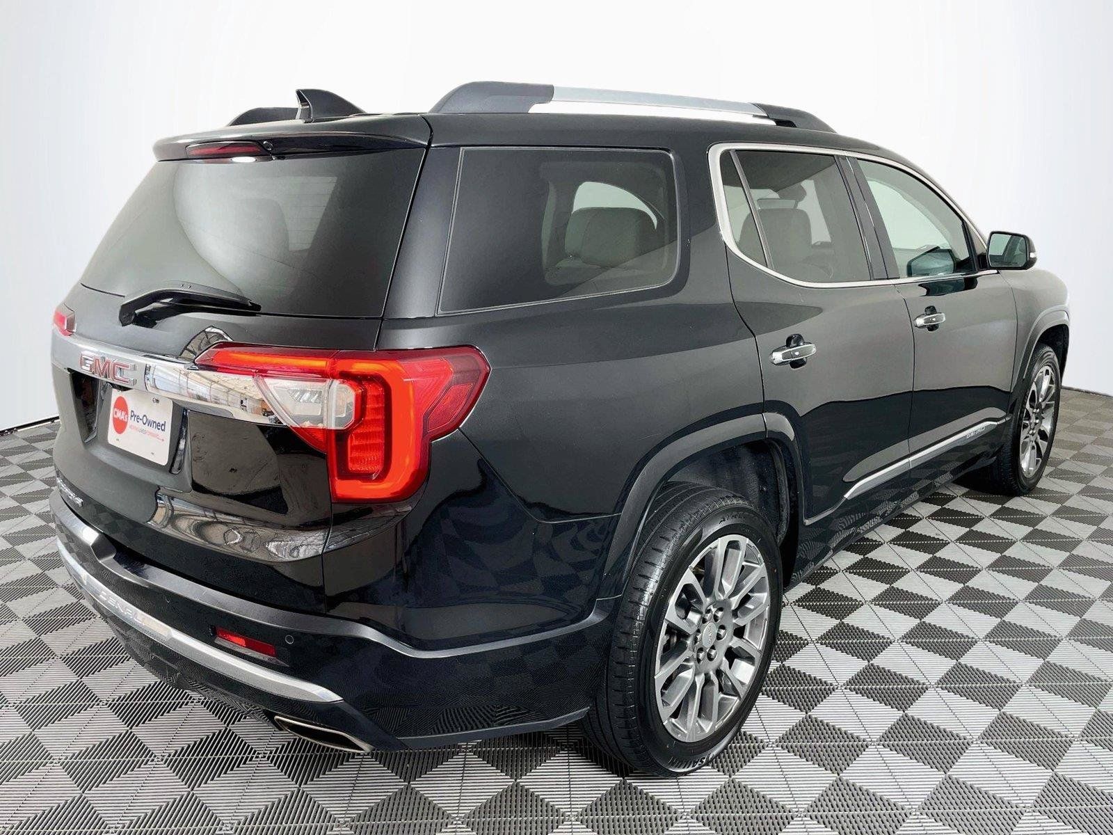 Used 2021 GMC Acadia Denali w/ Denali Technology Package FWD image 9