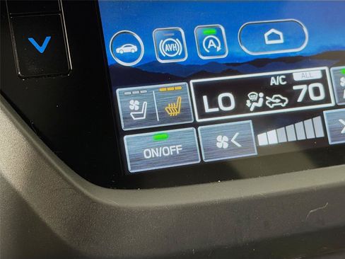 Used 2025 Subaru Forester Touring AWD/4WD image 24