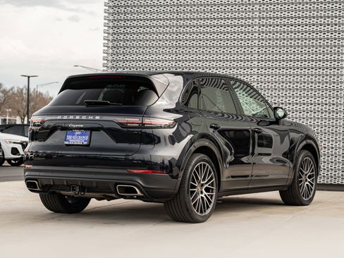 Used 2021 Porsche Cayenne image 4