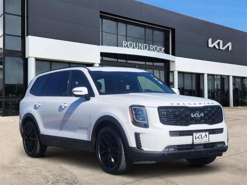 Used 2022 Kia Telluride SX w/ SX Prestige Package image 3