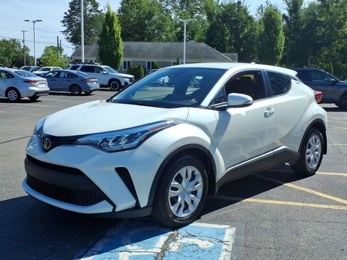 Used 2021 Toyota C-HR LE FWD image 3