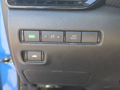 Used 2024 Nissan Sentra SV FWD image 19