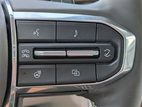 Used 2024 GMC Acadia Denali image 27