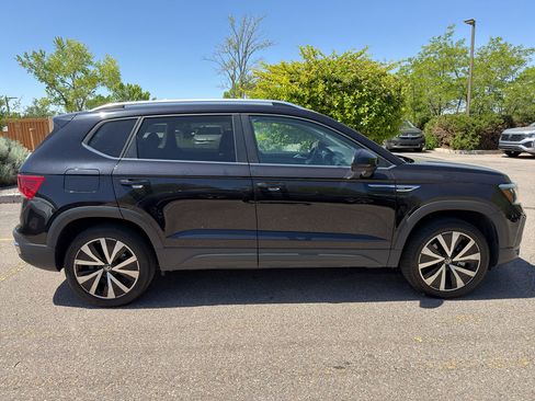 Used 2024 Volkswagen Taos SE FWD image 18