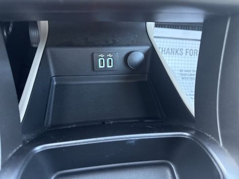 Used 2020 Ford Fusion SE image 29