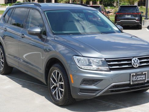 Used 2021 Volkswagen Tiguan S image 3