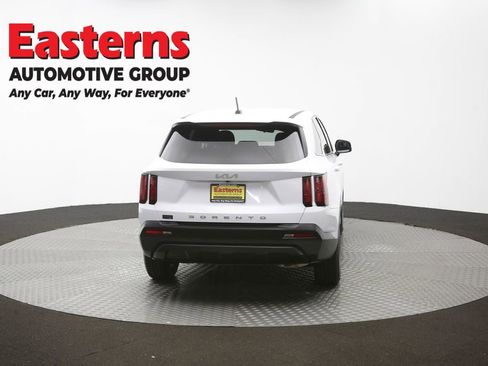 Used 2022 Kia Sorento LX FWD image 37