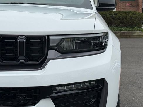 New 2026 Jeep Grand Cherokee Limited AWD/4WD image 11