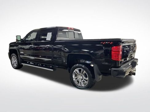 Used 2019 Chevrolet Silverado 2500 High Country w/ Duramax Plus Package image 3