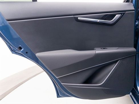 Used 2023 Kia Niro EX image 24