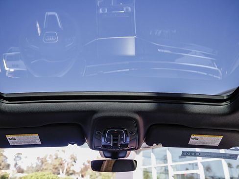 Certified 2025 Audi Q7 2.0T Premium w/ Convenience Package image 17