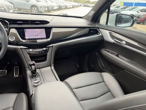 Used 2025 Cadillac XT6 Sport w/ Technology Package AWD/4WD image 23