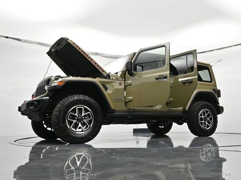 New 2026 Jeep Wrangler Unlimited Rubicon w/ Steel Bumper Group image 31