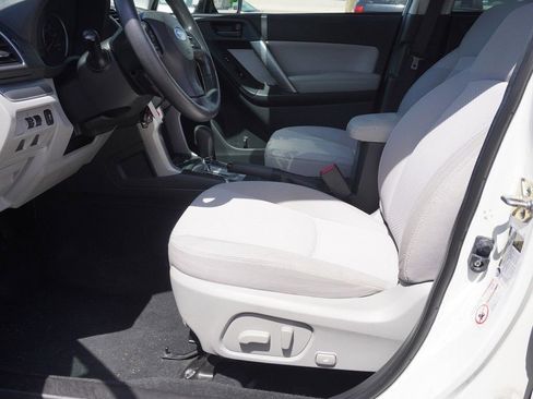 Used 2016 Subaru Forester 2.5i Premium w/ All-Weather Package AWD/4WD image 22