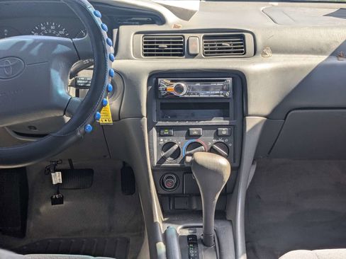 Used 2000 Toyota Camry FWD image 18