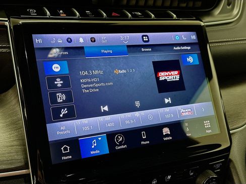 Used 2024 Jeep Grand Cherokee L Limited w/ Luxury Tech Group II image 21