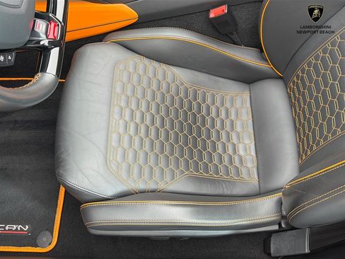 Used 2023 Lamborghini Huracan EVO AWD/4WD image 19