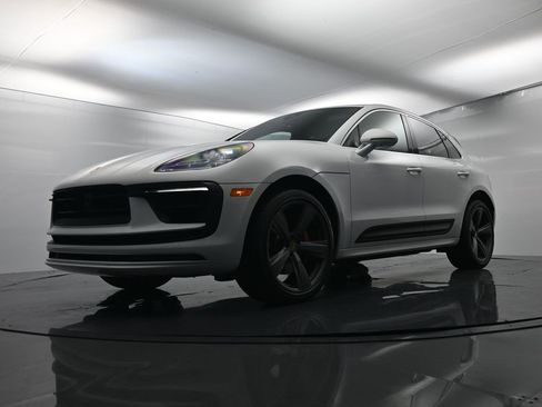 Used 2025 Porsche Macan S image 44