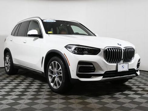 Used 2023 BMW X5 xDrive40i w/ Parking Assistance Package AWD/4WD image 9