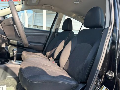 Used 2015 Nissan Versa SV FWD image 10