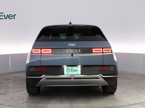Used 2024 Hyundai Ioniq 5 SEL image 13