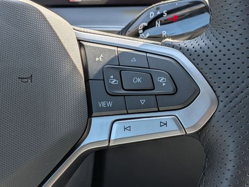 New 2026 Volkswagen Tiguan SE R-Line AWD/4WD image 19