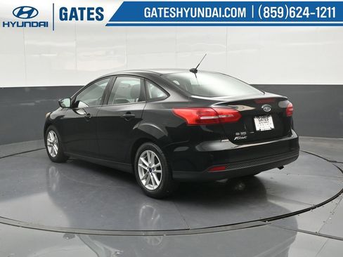 Used 2018 Ford Focus SE image 8