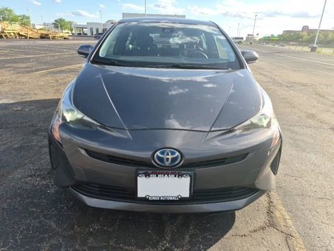 Used 2017 Toyota Prius Two FWD image 4