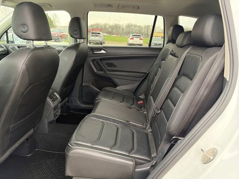 Used 2018 Volkswagen Tiguan SEL Premium image 26