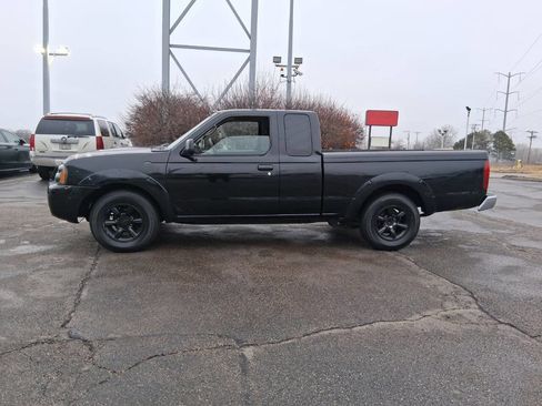 Used 2004 Nissan Frontier XE w/ (VTP) Value Truck Pkg image 3