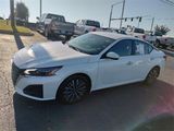Used 2023 Nissan Altima 2.5 SV image 3