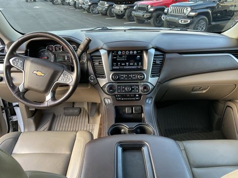 Used 2020 Chevrolet Suburban LT image 37