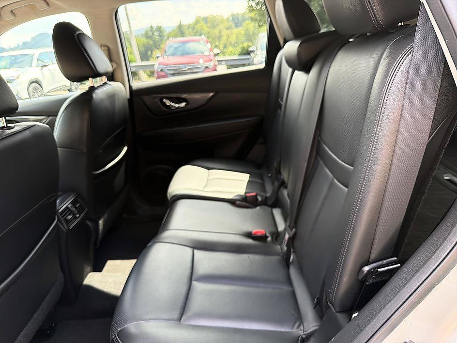 Used 2015 Nissan Rogue SL w/ SL Premium Package AWD/4WD image 5