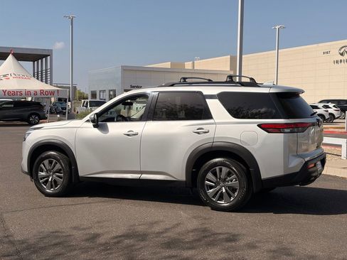 Certified 2022 Nissan Pathfinder SV FWD image 4