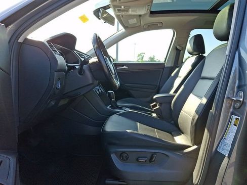 Used 2019 Volkswagen Tiguan SEL w/ 3rd Row Seat Package AWD/4WD image 15