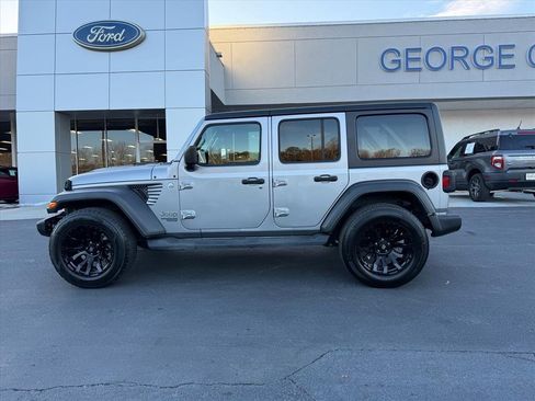 Used 2018 Jeep Wrangler Unlimited Sport S image 7