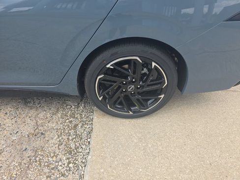 New 2026 Nissan Sentra SR w/ SR Premium Package FWD image 11