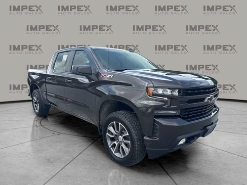 Used 2021 Chevrolet Silverado 1500 RST w/ Convenience Package II AWD/4WD image 4